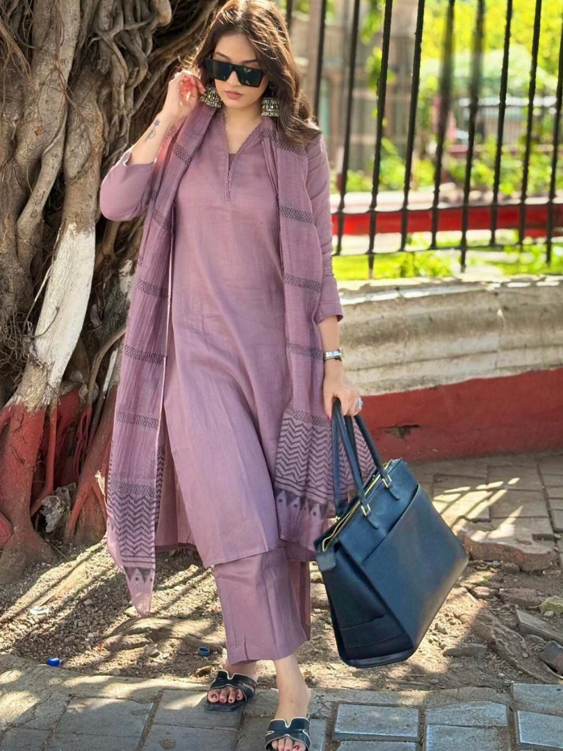Elegant Mauve Kurta Pant Set With Dupatta