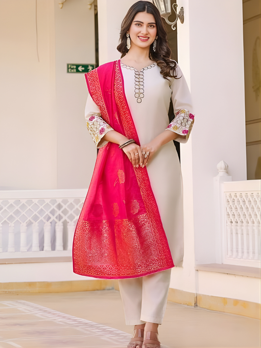 Elegant Off-White Silk Kurta Set With Dupatta