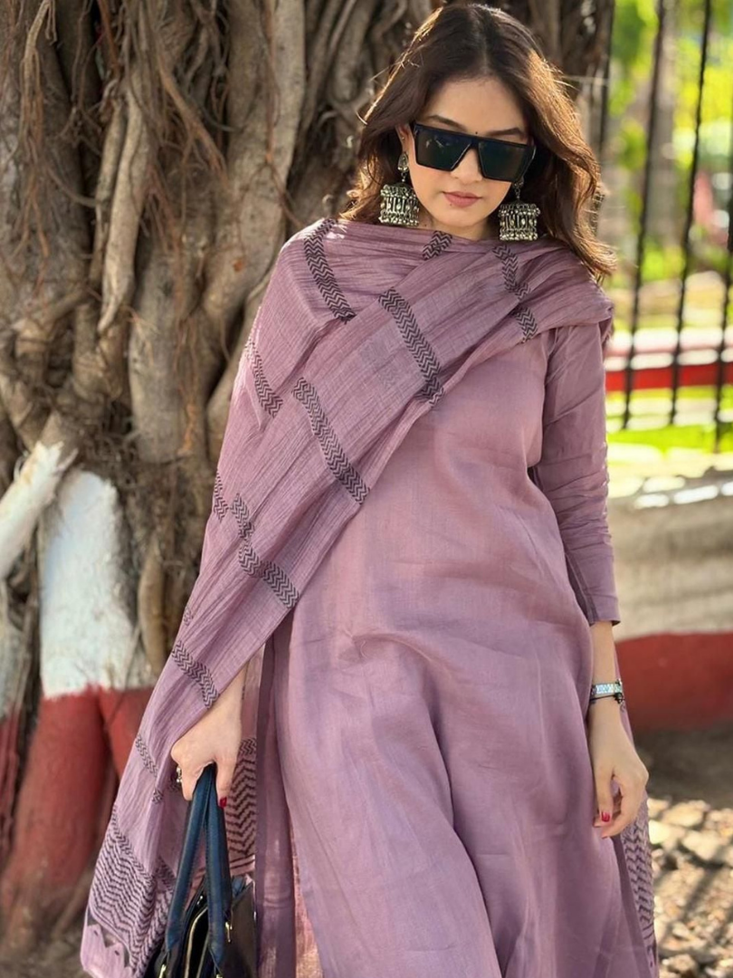 Elegant Mauve Kurta Pant Set With Dupatta