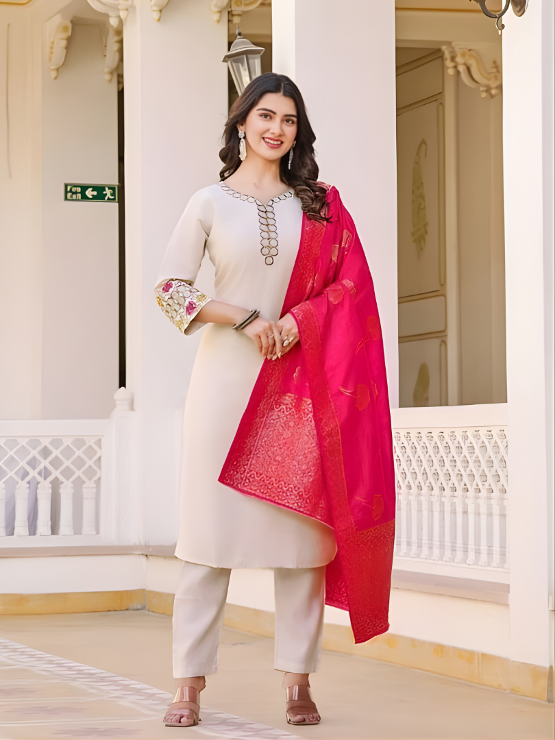 Elegant Off-White Silk Kurta Set With Dupatta