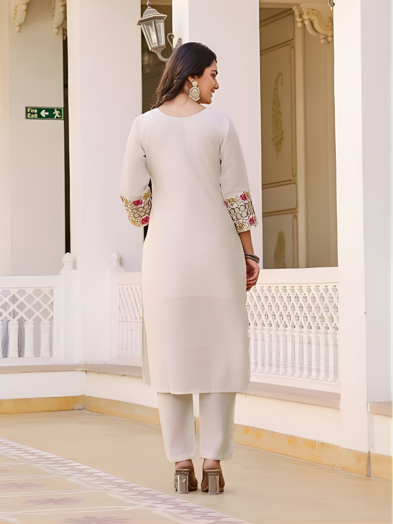 Elegant Off-White Silk Kurta Set With Dupatta