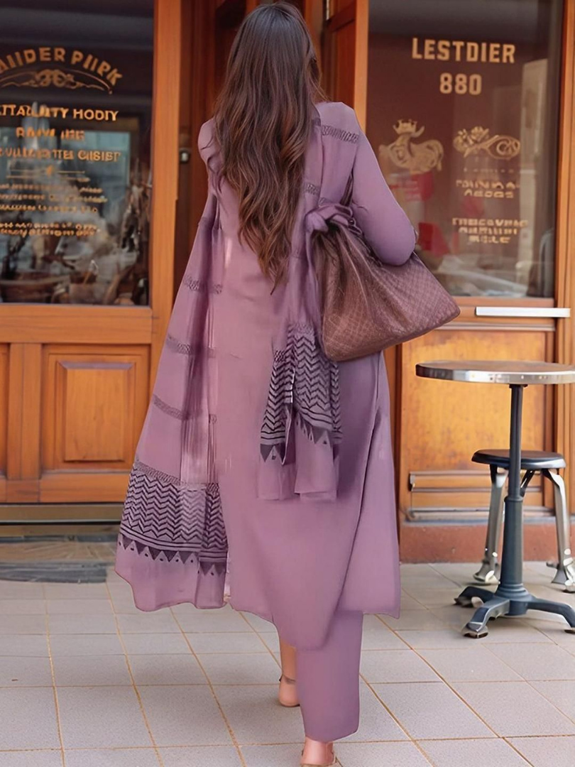 Elegant Mauve Kurta Pant Set With Dupatta