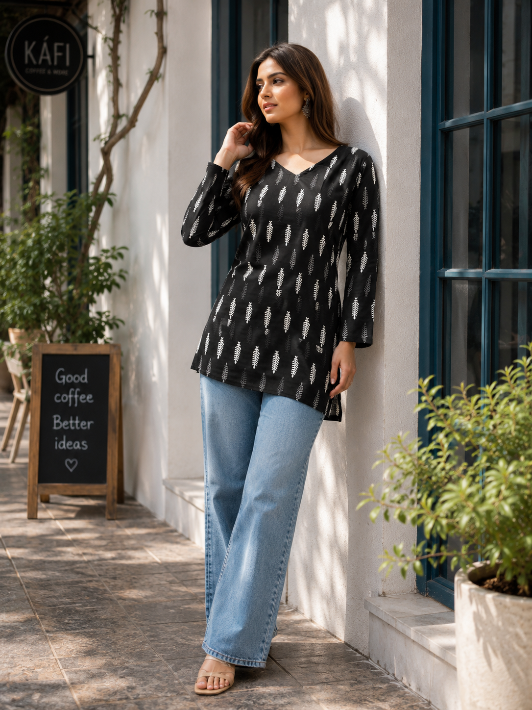Black & White Leaf-Print Short Kurti