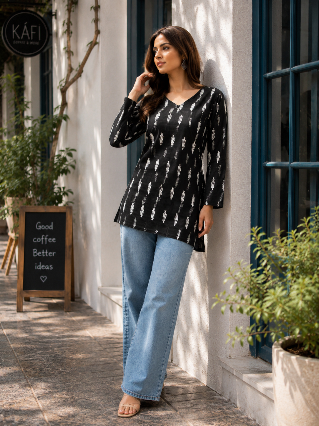 Black & White Leaf-Print Short Kurti