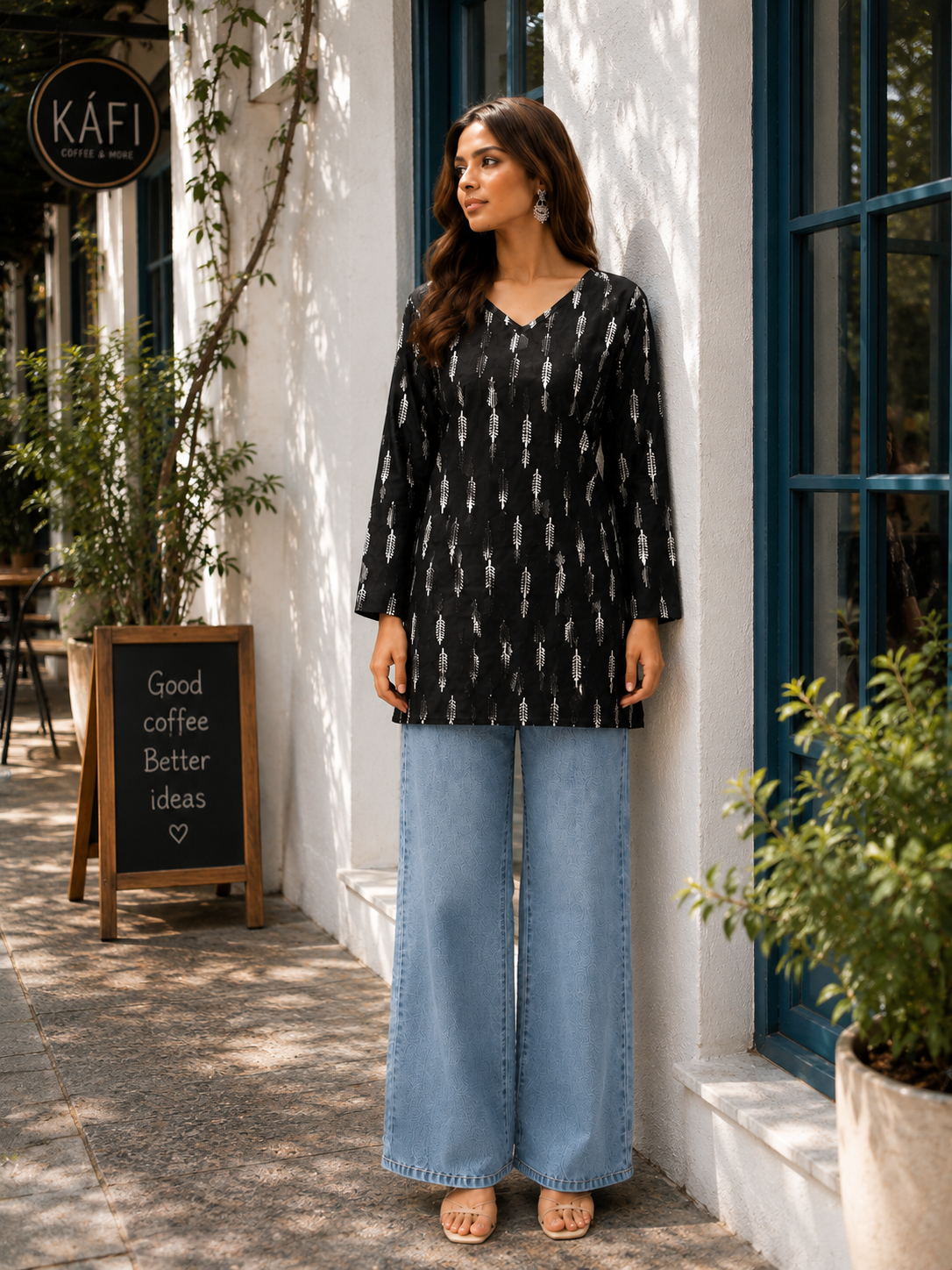 Black & White Leaf-Print Short Kurti